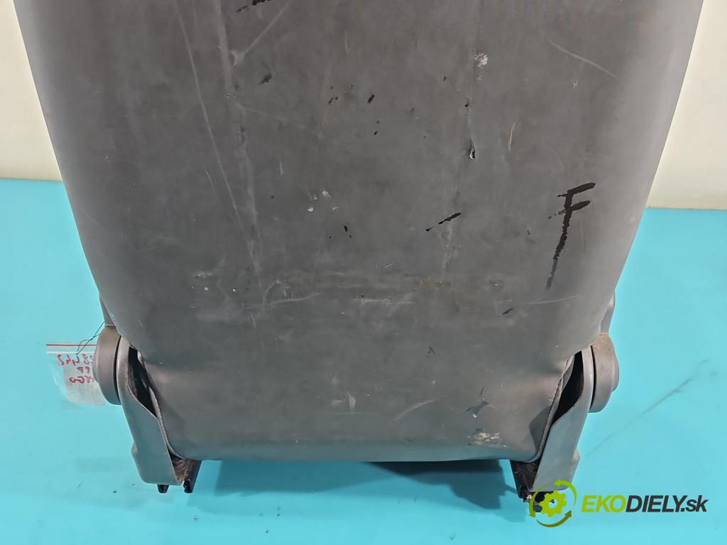 Toyota Aygo 2005-2014 1.0 VVTi 68 HP manual 50 kW 998 cm3 5- Sedačka pravý  (Sedadlo)