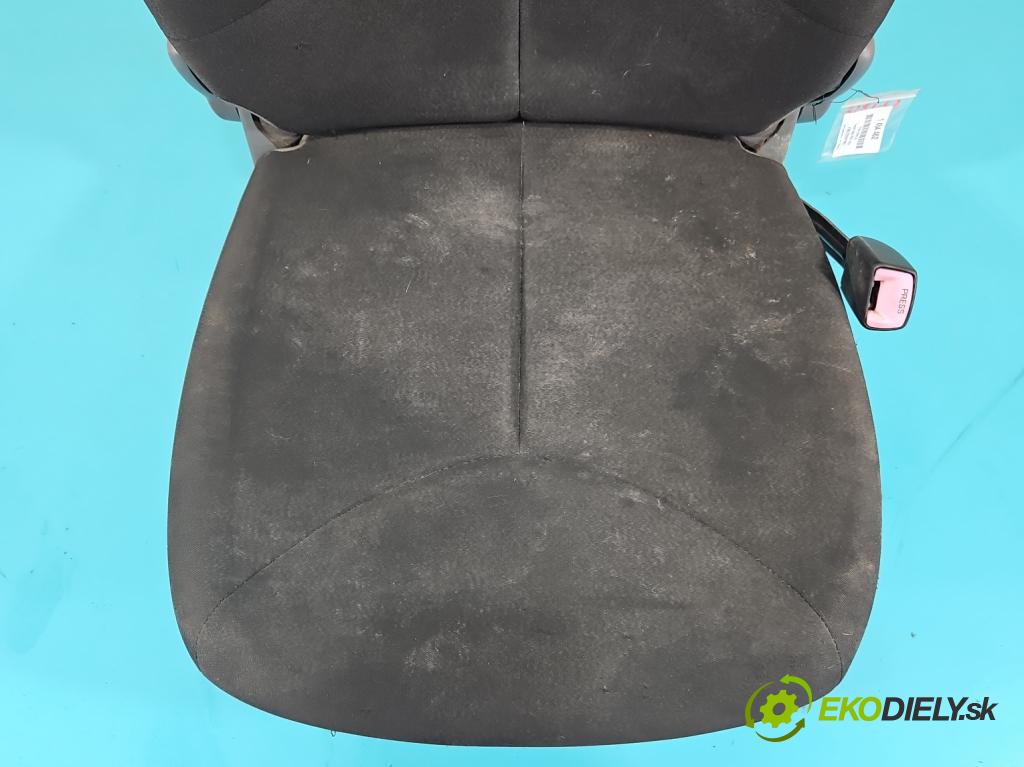 Toyota Aygo 2005-2014 1.0 VVTi 68 HP manual 50 kW 998 cm3 5- Sedačka pravý  (Sedadlo)