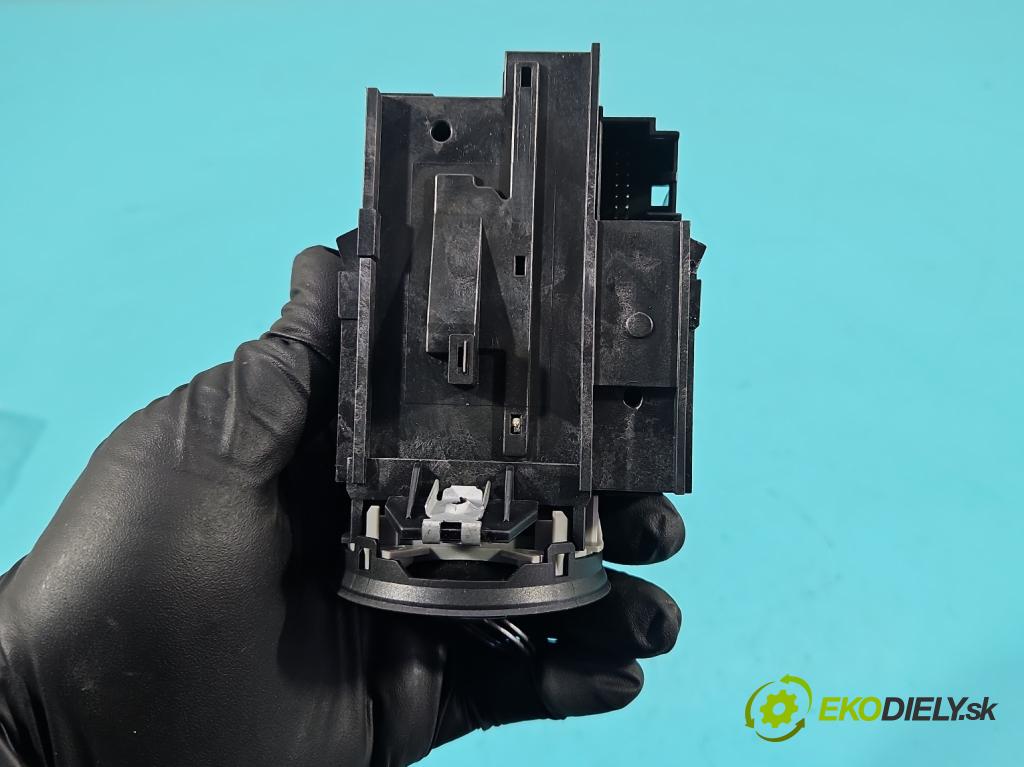 Vw Passat B6 2005-2010 2.0 tdi 140 HP automatic 103 kW 1968 cm3 5- Spínačka 3C0905843R (Spínacia skrinka)