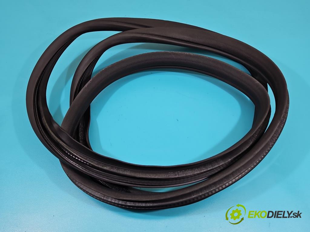 Mercedes ML W164 2005-2011 3.0 cdi (642940) 224 hp automatic 165 kW 2987 cm3 5- Těsnění: dveře zadní levé  (Ostatní)