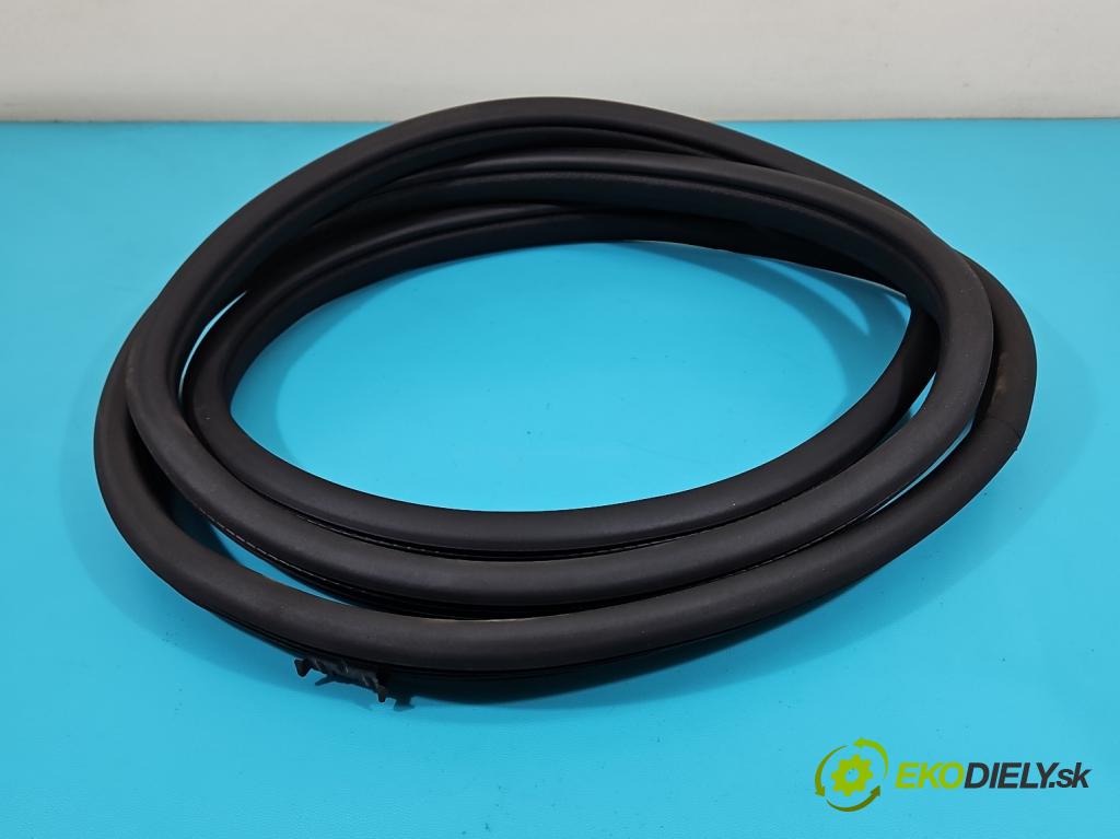 Mercedes ML W164 2005-2011 3.0 cdi (642940) 224 hp automatic 165 kW 2987 cm3 5- Těsnění: dveře zadní pravé  (Ostatní)