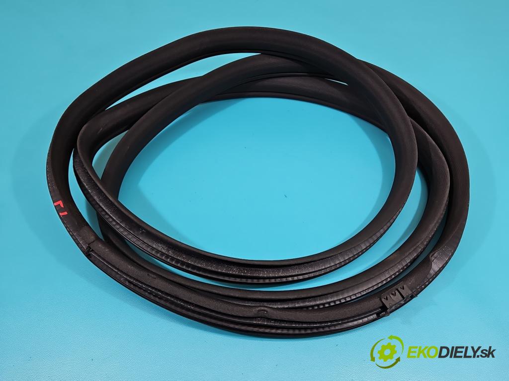 Mercedes ML W164 2005-2011 3.0 cdi (642940) 224 hp automatic 165 kW 2987 cm3 5- Těsnění: dveře zadní pravé  (Ostatní)