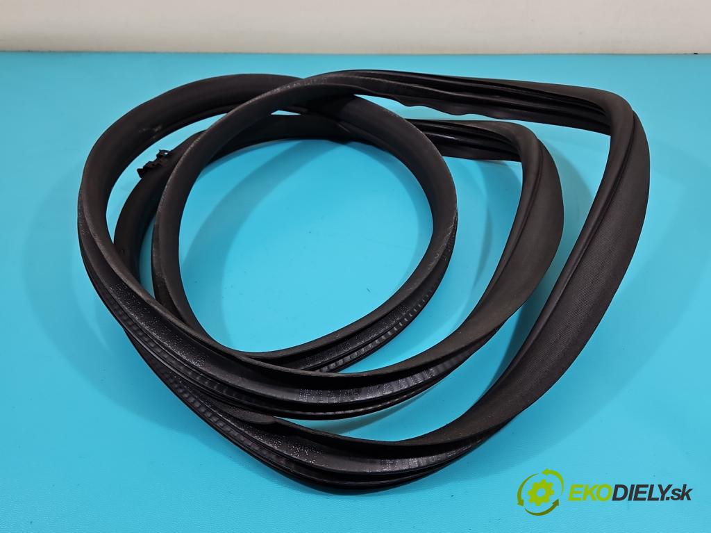 Mercedes ML W164 2005-2011 3.0 cdi (642940) 224 hp automatic 165 kW 2987 cm3 5- Těsnění: dveře zadní pravé  (Ostatní)