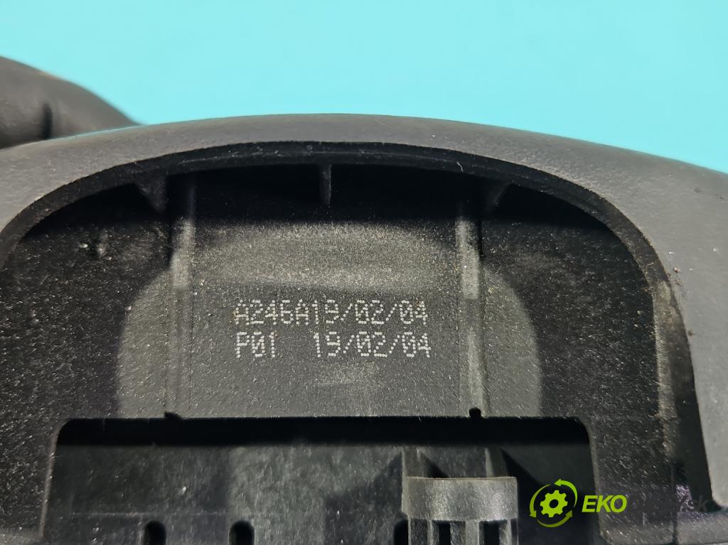 Ford Fiesta Mk6 2002-2008 1.4 16V 80 HP manual 59 kW 1388 cm3 5- volant  (Volant)
