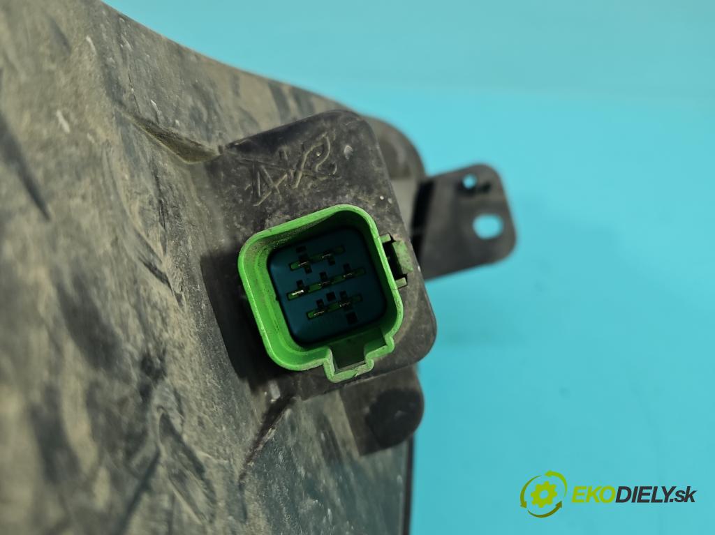 Ford Fiesta Mk6 2002-2008 1.4 16V 80 HP manual 59 kW 1388 cm3 5- Reflektor: pravý  (Svetlo predné pravé)