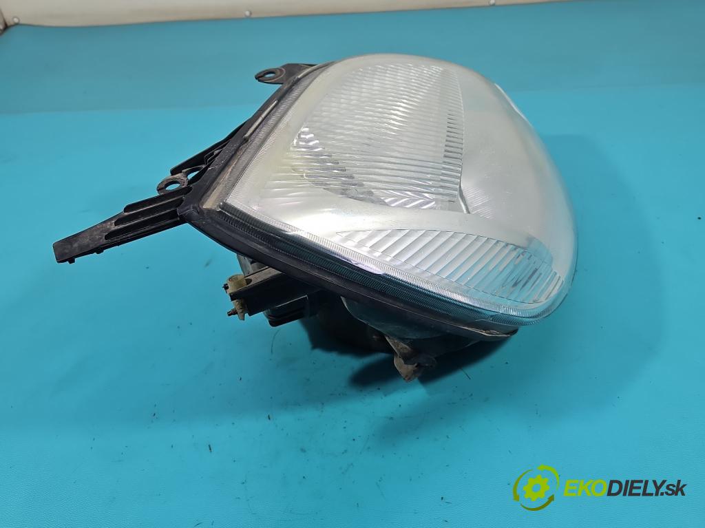 Ford Fiesta Mk6 2002-2008 1.4 16V 80 HP manual 59 kW 1388 cm3 5- Reflektor: pravý  (Svetlo predné pravé)