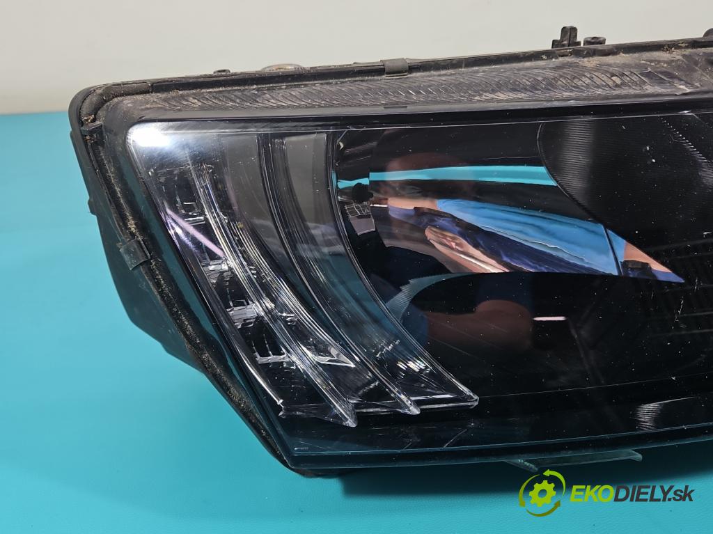 Skoda Octavia III 2013- 2.0 TSI 190 HP automatic 140 kW 1984 cm3 5- Reflektor: pravý 5E1941016C (Svetlo predné pravé)