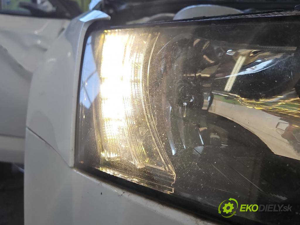 Skoda Octavia III 2013- 2.0 TSI 190 HP automatic 140 kW 1984 cm3 5- Reflektor: pravý 5E1941016C (Svetlo predné pravé)