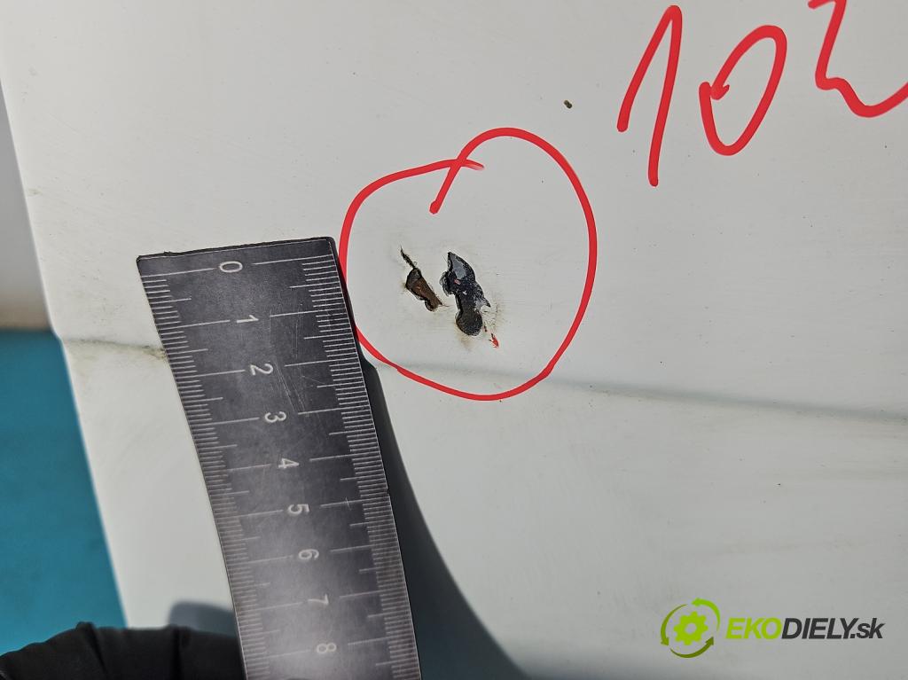 Vw Transporter T4 1990-2003 1.9 TD 68 hp manual 50 kW 1900 cm3 5- zadní kufrové dveře  (Zadní kapoty)