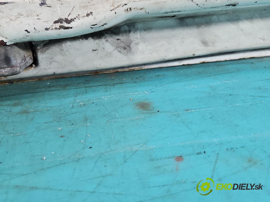 Vw Transporter T4 1990-2003 1.9 TD 68 hp manual 50 kW 1900 cm3 5- zadní kufrové dveře  (Zadní kapoty)