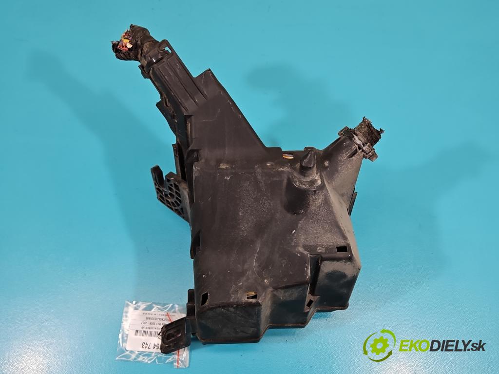 Ford Fiesta Mk7 2008-2017 1.6 16V 120 HP manual 88 kW 1596 cm3 5- skrinka poistka 7154-5950-30 (Poistková skrinka)