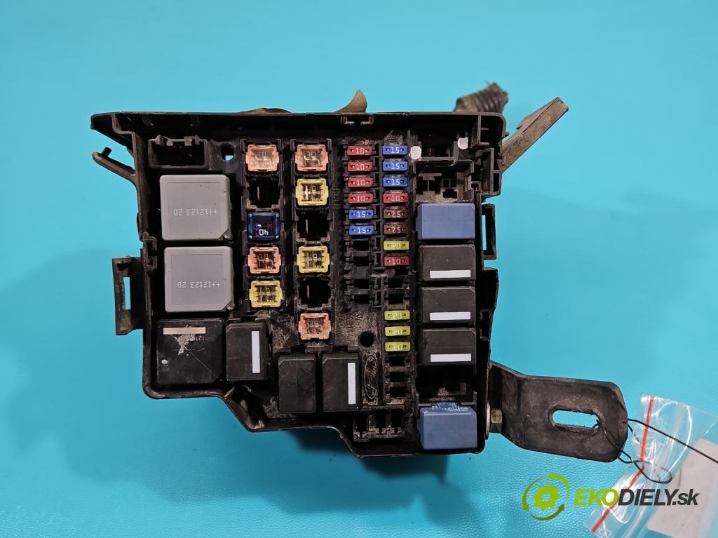 Ford Fiesta Mk7 2008-2017 1.6 16V 120 HP manual 88 kW 1596 cm3 5- skrinka poistka 7154-5950-30 (Poistková skrinka)