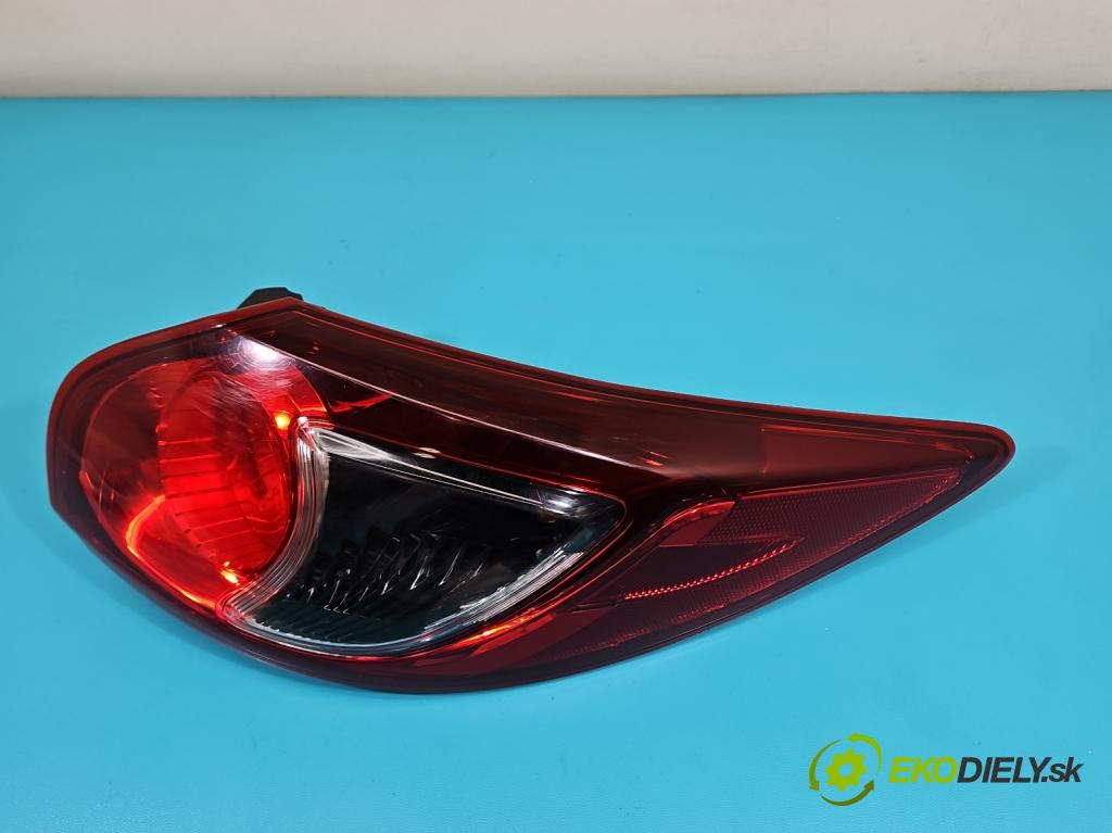 Mazda CX-5 I 2012-2017 2.2d 150 HP automatic 110 kW 2199 cm3 5- svetlo / reflektor zadné pravé  (Kľučka dverí ostatné)