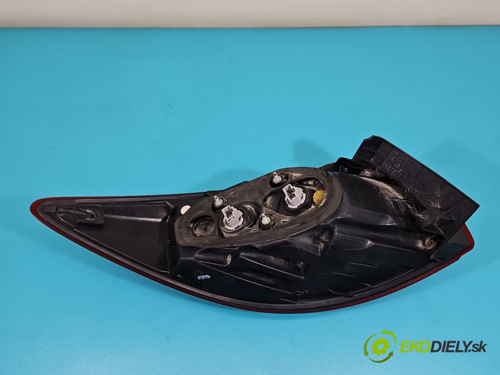 Mazda CX-5 I 2012-2017 2.2d 150 HP automatic 110 kW 2199 cm3 5- svetlo / reflektor zadné pravé  (Kľučka dverí ostatné)