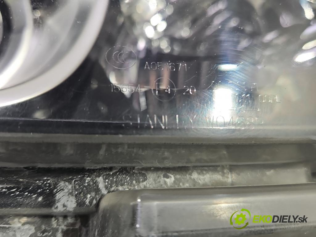 Mazda CX-5 I 2012-2017 2.2d 150 HP automatic 110 kW 2199 cm3 5- Reflektor: pravý KD5451030G (Svetlo predné pravé)