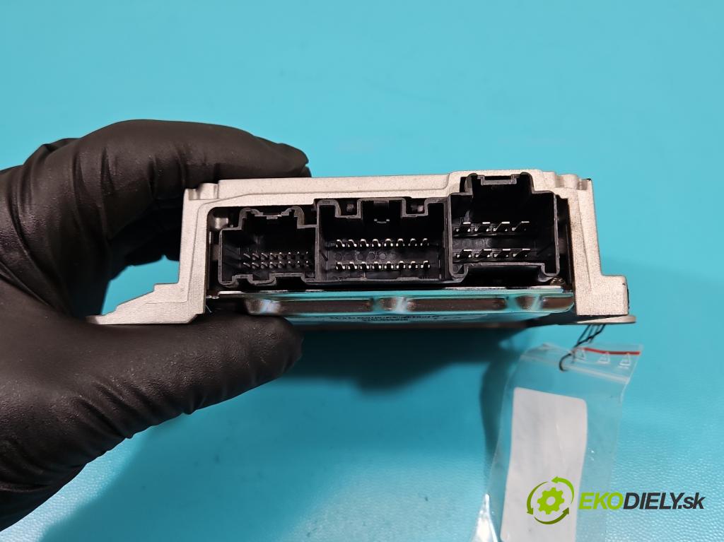 Mazda CX-5 I 2012-2017 2.2d 150 HP automatic 110 kW 2199 cm3 5- Zesilovač: KD4666A20A (Zosilňovač)