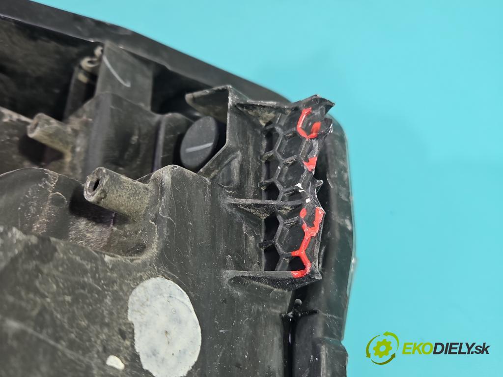 Suzuki SX4 S-Cross 2013-2021 1.4 T 140 HP automatic 103 kW 1373 cm3 5- Reflektor: pravý  (Svetlo predné pravé)