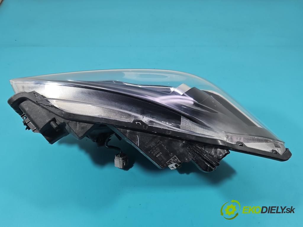 Suzuki SX4 S-Cross 2013-2021 1.4 T 140 HP automatic 103 kW 1373 cm3 5- Reflektor: pravý  (Svetlo predné pravé)