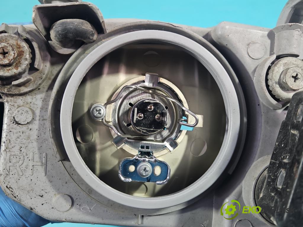 Chevrolet Aveo T200 2003-2008 1,2.0 8V 72 HP manual 53 kW 1150 cm3 5- Reflektor: pravý  (Svetlo predné pravé)