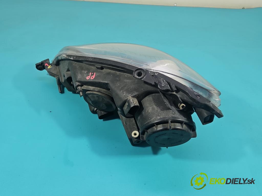 Vw Golf plus 1.4 TSI 140 HP automatic 103 kW 1390 cm3 5- Reflektor: pravý 5M1941006B (Svetlo predné pravé)