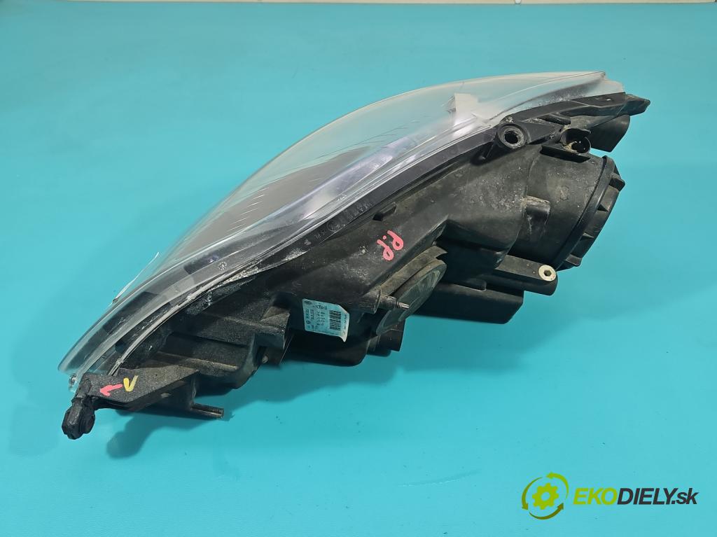 Vw Golf plus 1.4 TSI 140 HP automatic 103 kW 1390 cm3 5- Reflektor: pravý 5M1941006B (Svetlo predné pravé)