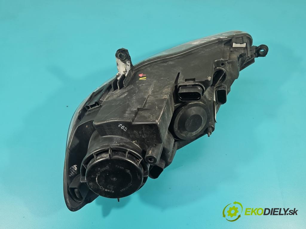 Vw Golf plus 1.4 TSI 140 HP automatic 103 kW 1390 cm3 5- Reflektor: pravý 5M1941006B (Svetlo predné pravé)