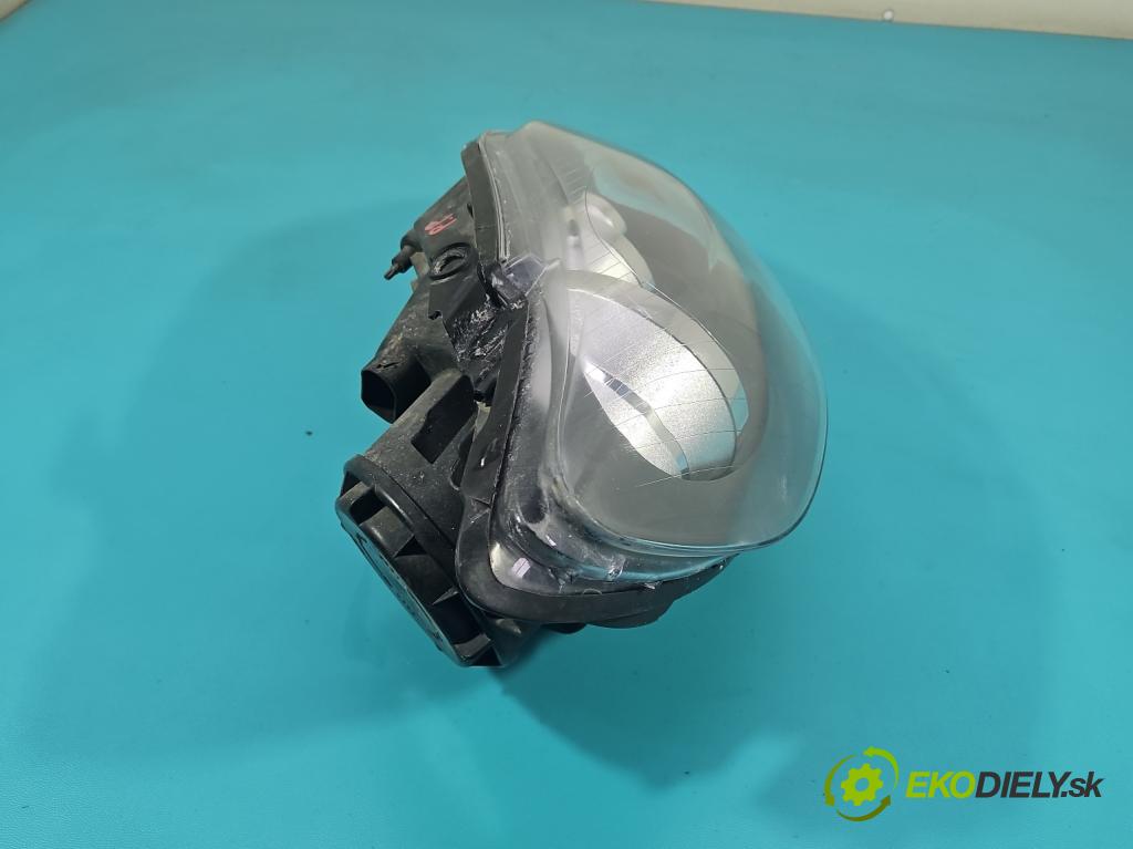 Vw Golf plus 1.4 TSI 140 HP automatic 103 kW 1390 cm3 5- Reflektor: pravý 5M1941006B (Svetlo predné pravé)