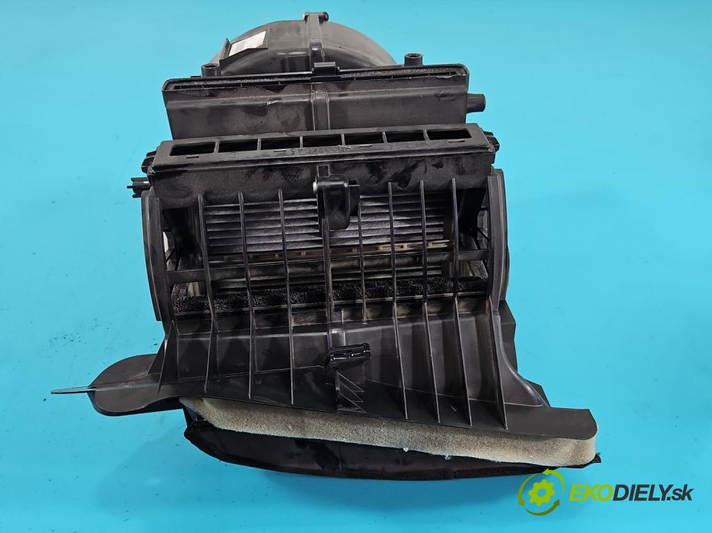Mazda CX-5 I 2012-2017 2.2d 150 hp automatic 110 kW 2199 cm3 5- radiátor HB021KD45 (Radiátory topení)