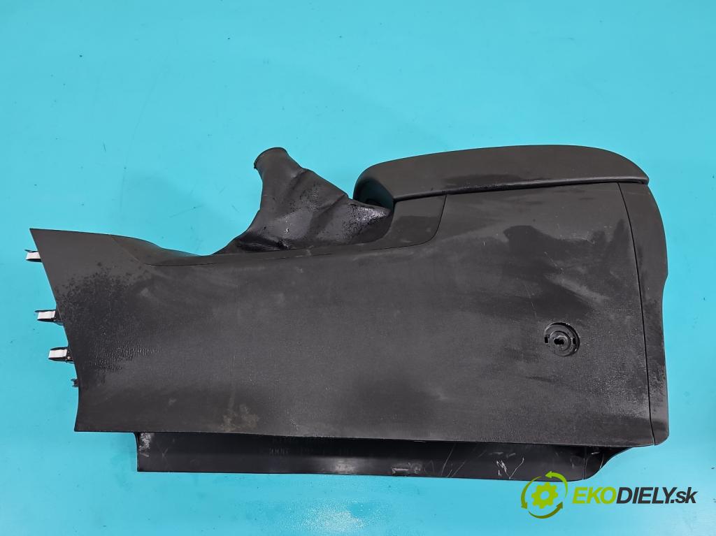 Mazda CX-5 I 2012-2017 2.2d 150 HP automatic 110 kW 2199 cm3 5- operadlo KD45-64961 (Lakťová opierka)