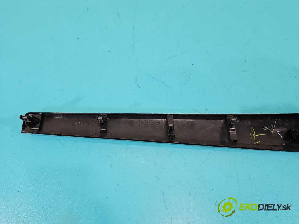 Mazda CX-5 I 2012-2017 2.2d 150 HP automatic 110 kW 2199 cm3 5- Mřížka: kúrenia stredová KD45-55256 (Mriežka kúrenia (fukár))