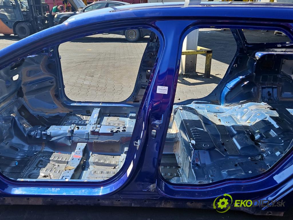 Ford Mondeo Mk5 2014-2022 2.0 tdci 179KM automatic 132 kW 1997 cm3 5- práh levý  (Karoserie ostatní)