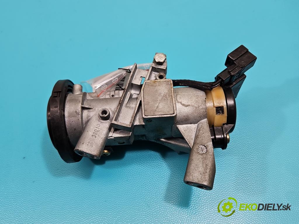 Volvo V40 I 1995-2004 1.9 dci 116 HP manual 85 kW 1870 cm3 5- Spínačka  (Spínacia skrinka)