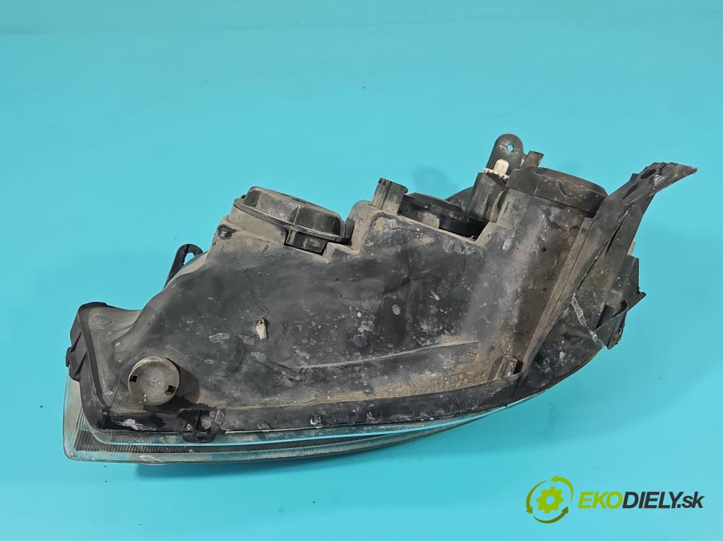 Opel Corsa C 2000-2006 1.0 12V 60 HP manual 44 kW 998 cm3 3- Reflektor: pravý  (Svetlo predné pravé)