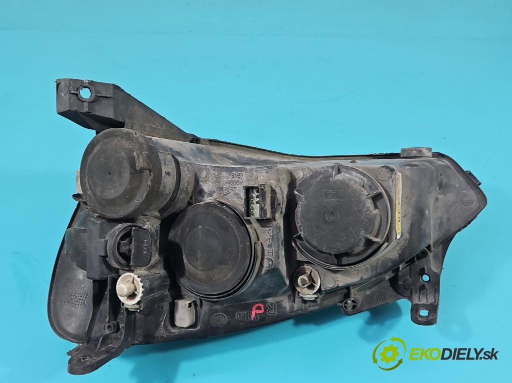 Opel Corsa C 2000-2006 1.0 12V 60 HP manual 44 kW 998 cm3 3- Reflektor: pravý  (Svetlo predné pravé)