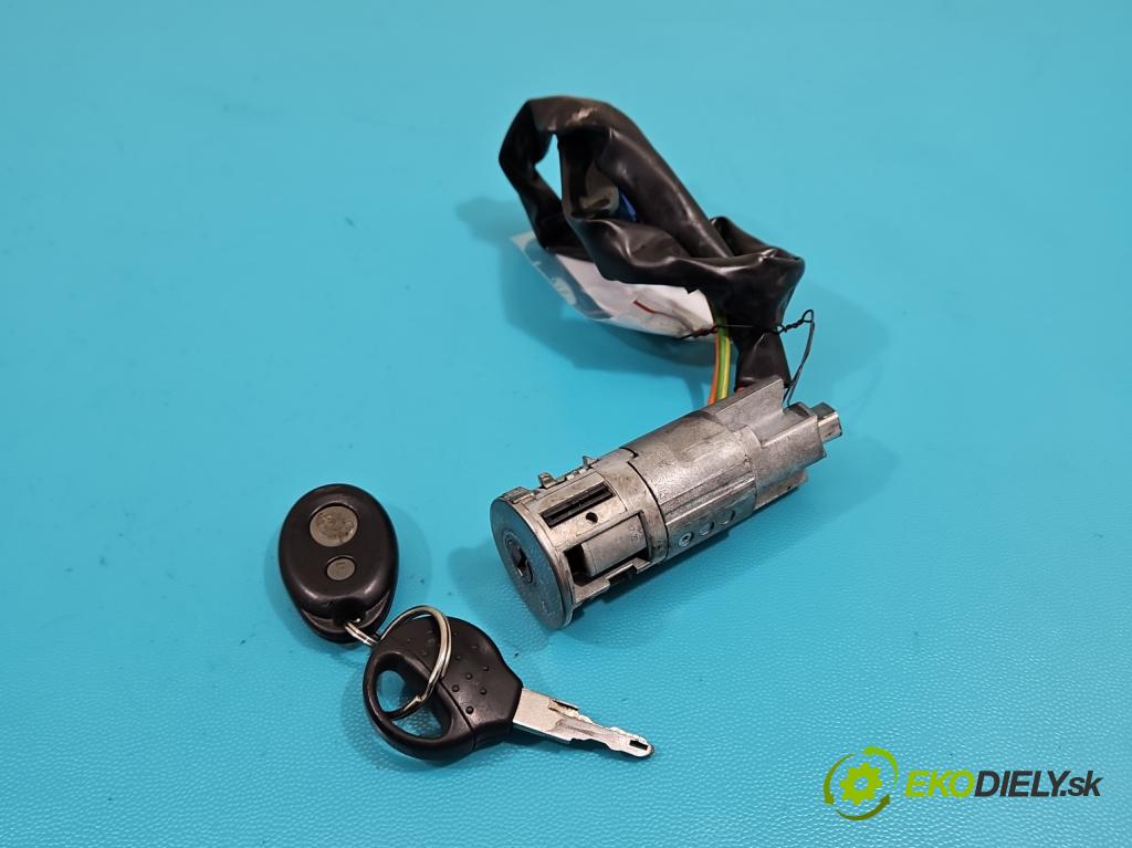 Peugeot 206 1.4 hdi 68 HP manual 50 kW 1398 cm3 3- Spínačka  (Spínacia skrinka)