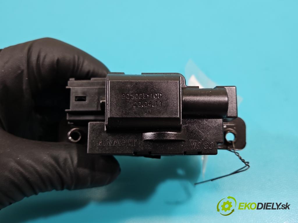 Nissan Qashqai I J10 2006-2013 2.0 16V 141 HP manual 104 kW 1997 cm3 5- zámok kufrové dvere zadné 90502EY10D