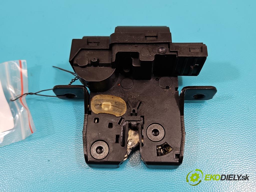 Nissan Qashqai I J10 2006-2013 2.0 16V 141 HP manual 104 kW 1997 cm3 5- zámok kufrové dvere zadné 90502EY10D