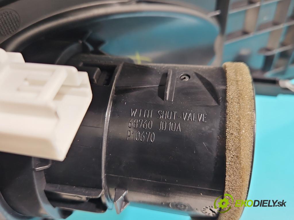 Nissan Qashqai I J10 2006-2013 2.0 16V 141 HP manual 104 kW 1997 cm3 5- Mřížka: kúrenia stredová 68760JD10A (Mriežka kúrenia (fukár))