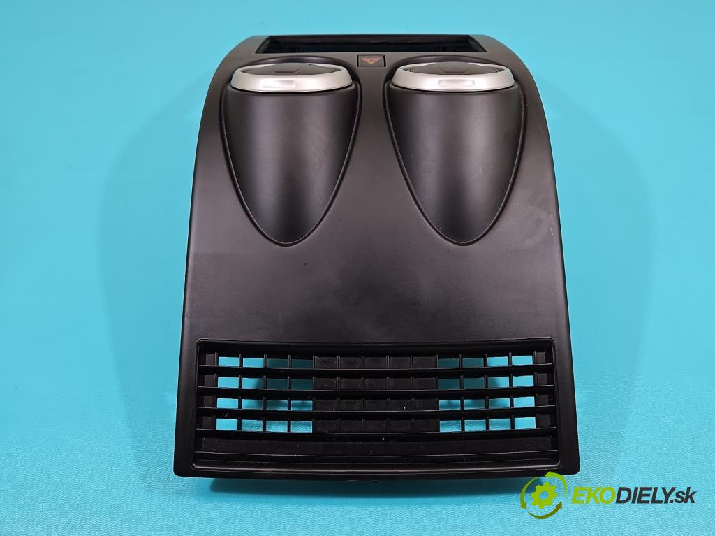 Nissan Qashqai I J10 2006-2013 2.0 16V 141 HP manual 104 kW 1997 cm3 5- Mřížka: kúrenia stredová 68760JD10A (Mriežka kúrenia (fukár))