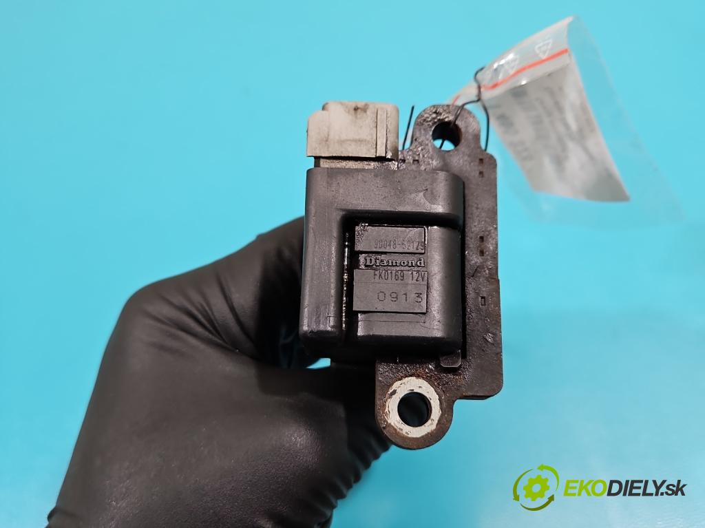 Daihatsu YRV 2000-2005 1.3 16V 87 HP manual 64 kW 1298 cm3 5- cievka zapaľovacia 90048-52129 (Zapaľovacia cievka)