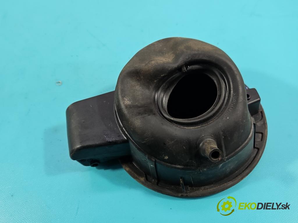 Vw Golf plus 1.4 TSI 140 HP automatic 103 kW 1390 cm3 5- Klapka nádrže palivo 1K0010462E (Kľučka dverí ostatné)