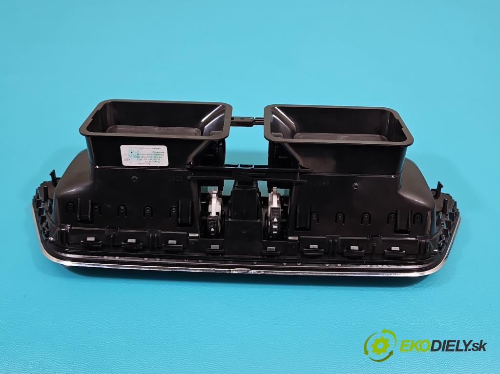 Skoda Octavia III 2013- 2.0 TSI 190 HP automatic 140 kW 1984 cm3 5- Mřížka: kúrenia stredová 5E0820951C (Mriežka kúrenia (fukár))