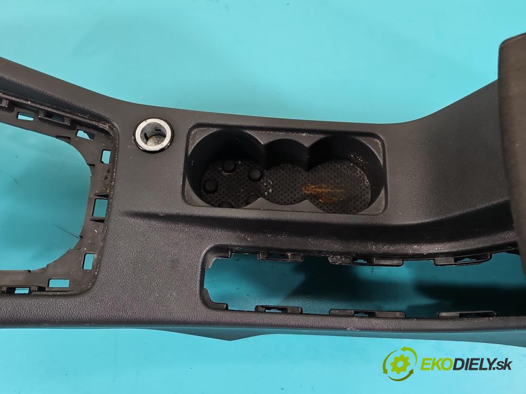 Skoda Octavia III 2013- 2.0 TSI 190 HP automatic 140 kW 1984 cm3 5- operadlo 5E1863241AP (Lakťová opierka)