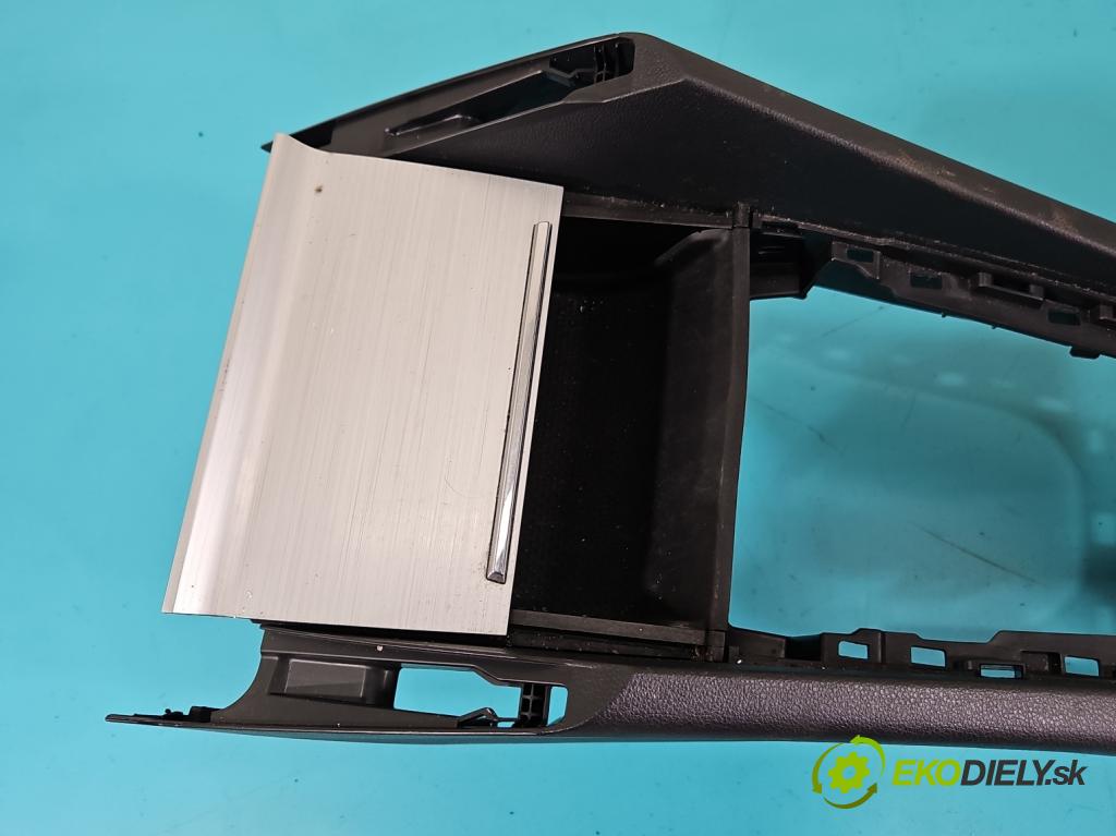 Skoda Octavia III 2013- 2.0 TSI 190 HP automatic 140 kW 1984 cm3 5- operadlo 5E1863241AP (Lakťová opierka)