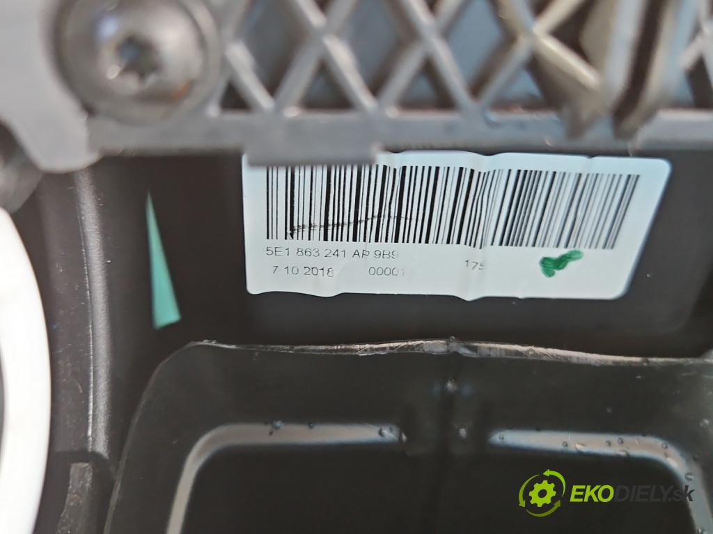 Skoda Octavia III 2013- 2.0 TSI 190 HP automatic 140 kW 1984 cm3 5- operadlo 5E1863241AP (Lakťová opierka)