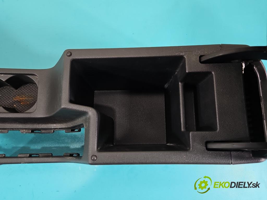 Skoda Octavia III 2013- 2.0 TSI 190 HP automatic 140 kW 1984 cm3 5- operadlo 5E1863241AP (Lakťová opierka)