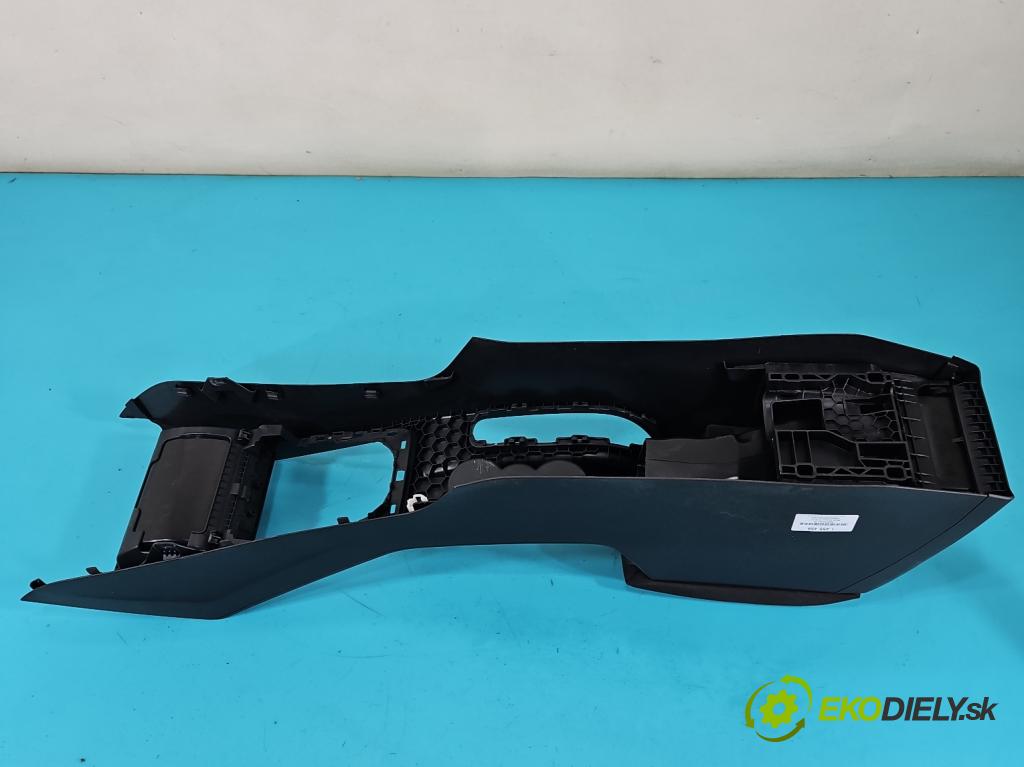 Skoda Octavia III 2013- 2.0 TSI 190 HP automatic 140 kW 1984 cm3 5- operadlo 5E1863241AP (Lakťová opierka)