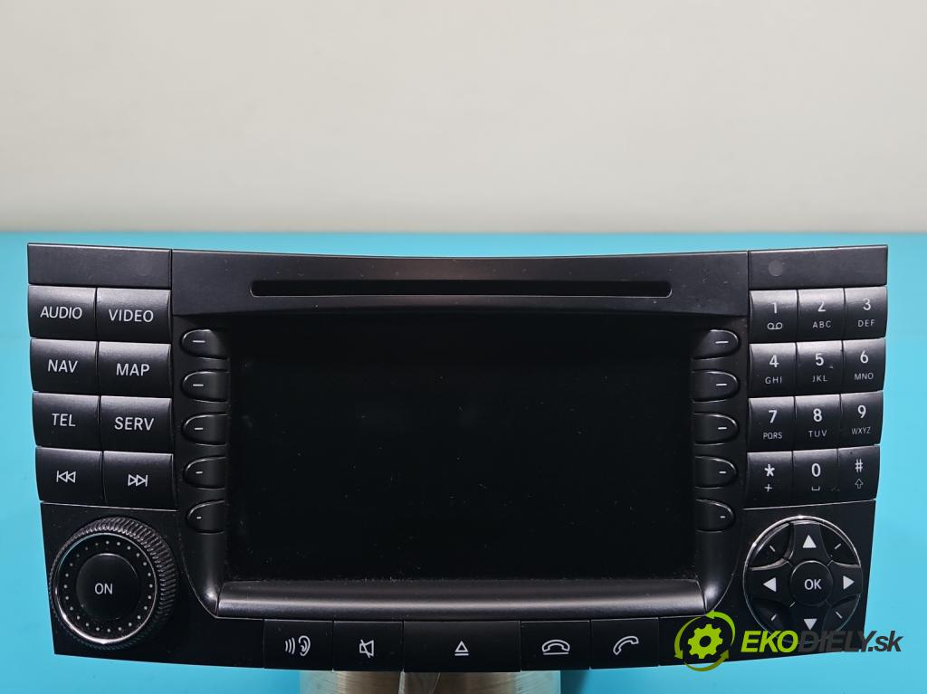 Mercedes CLS I C219 2004-2010 3.5 V6 272964 272 HP automatic 200 kW 3498 cm3 4- Radio originál A2118202197