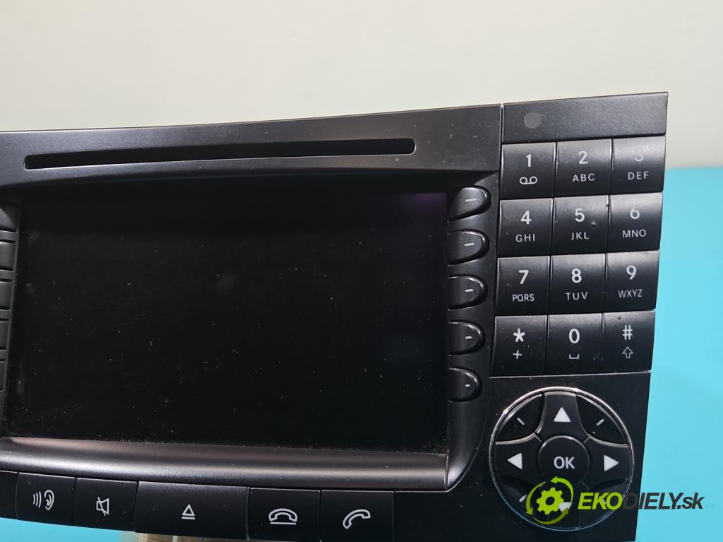 Mercedes CLS I C219 2004-2010 3.5 V6 272964 272 HP automatic 200 kW 3498 cm3 4- Radio originál A2118202197