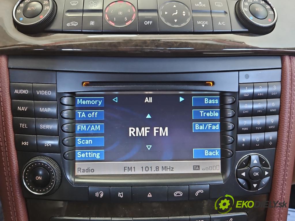 Mercedes CLS I C219 2004-2010 3.5 V6 272964 272 HP automatic 200 kW 3498 cm3 4- Radio originál A2118202197